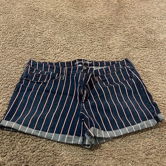 Denim shorts - Picture 1 of 1